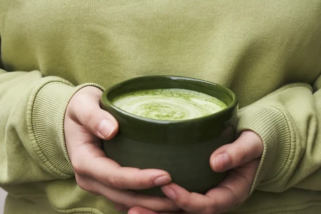 Czy matcha ma kofeinę? Odkryj zaskakujące fakty o jej działaniu Czy matcha ma kofeinę? Odkryj zaskakujące fakty o jej działaniu